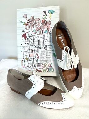 12M Jeffrey Campbell lace up spectator